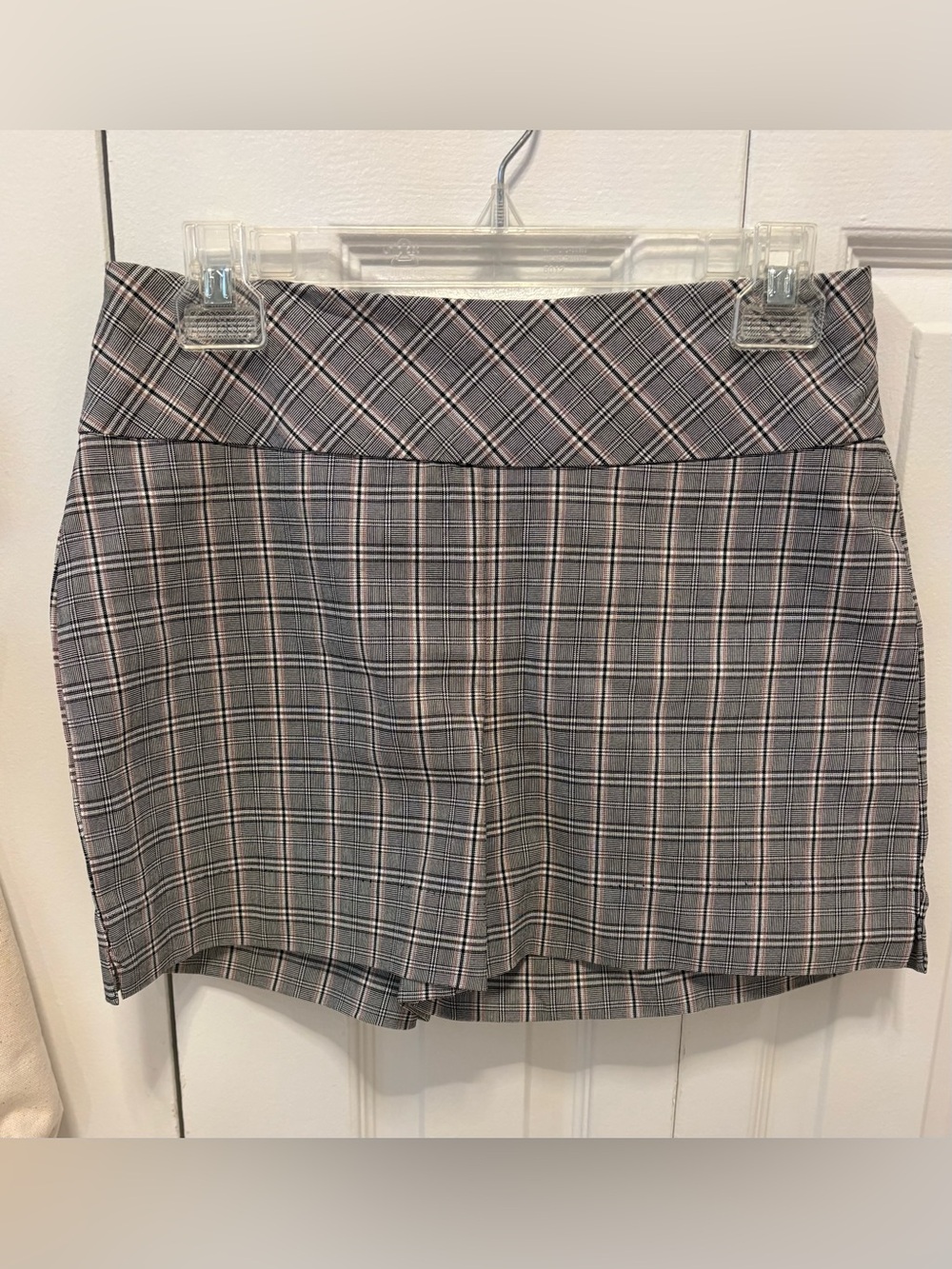 Jules & Leopold Gray Plaid Bermuda Shorts with Subtle Pink Stripe